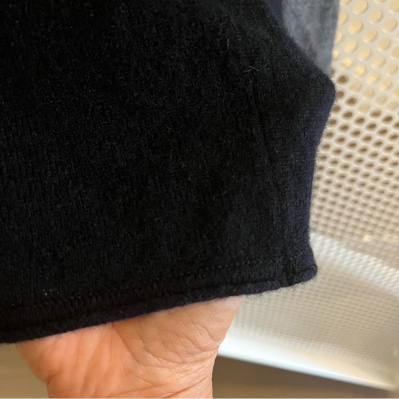 Vince Colorblock Cashmere/Wool blend Pullover Sweater. Small Blue/Black/Grey - Picture 5 of 9